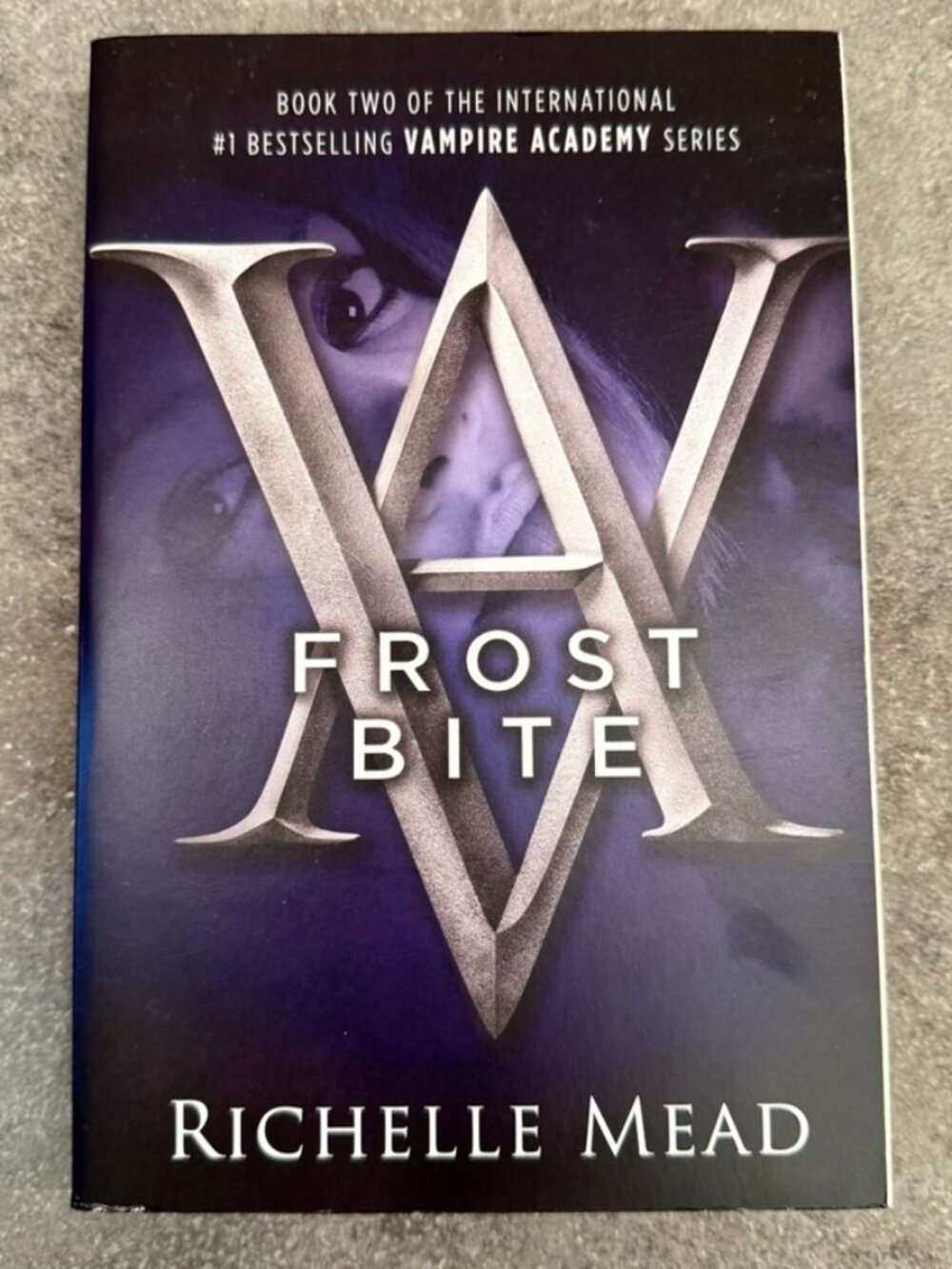 NEW Frostbite: Vampire Academy Book 2 Richelle Mead Paperback Young Adult YA